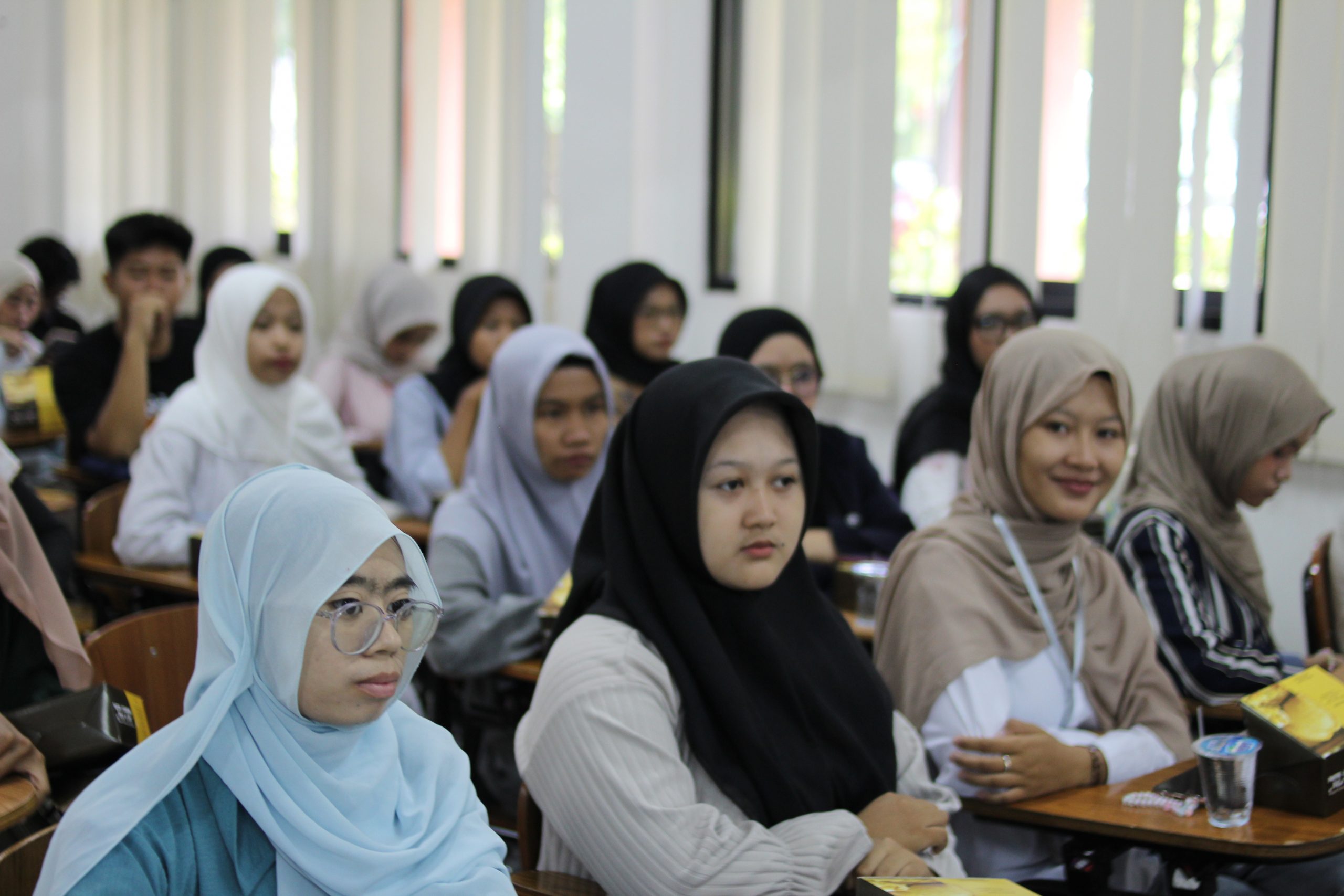 BPJS Kesehatan Bekerjasama dengan Universitas Islam 45 untuk Edukasi Mahasiswa tentang Program Jaminan Kesehatan Nasional (28) BPJS Kesehatan Bekerjasama dengan Universitas Islam 45 untuk Edukasi Mahasiswa tentang Program Jaminan Kesehatan Nasional (28)