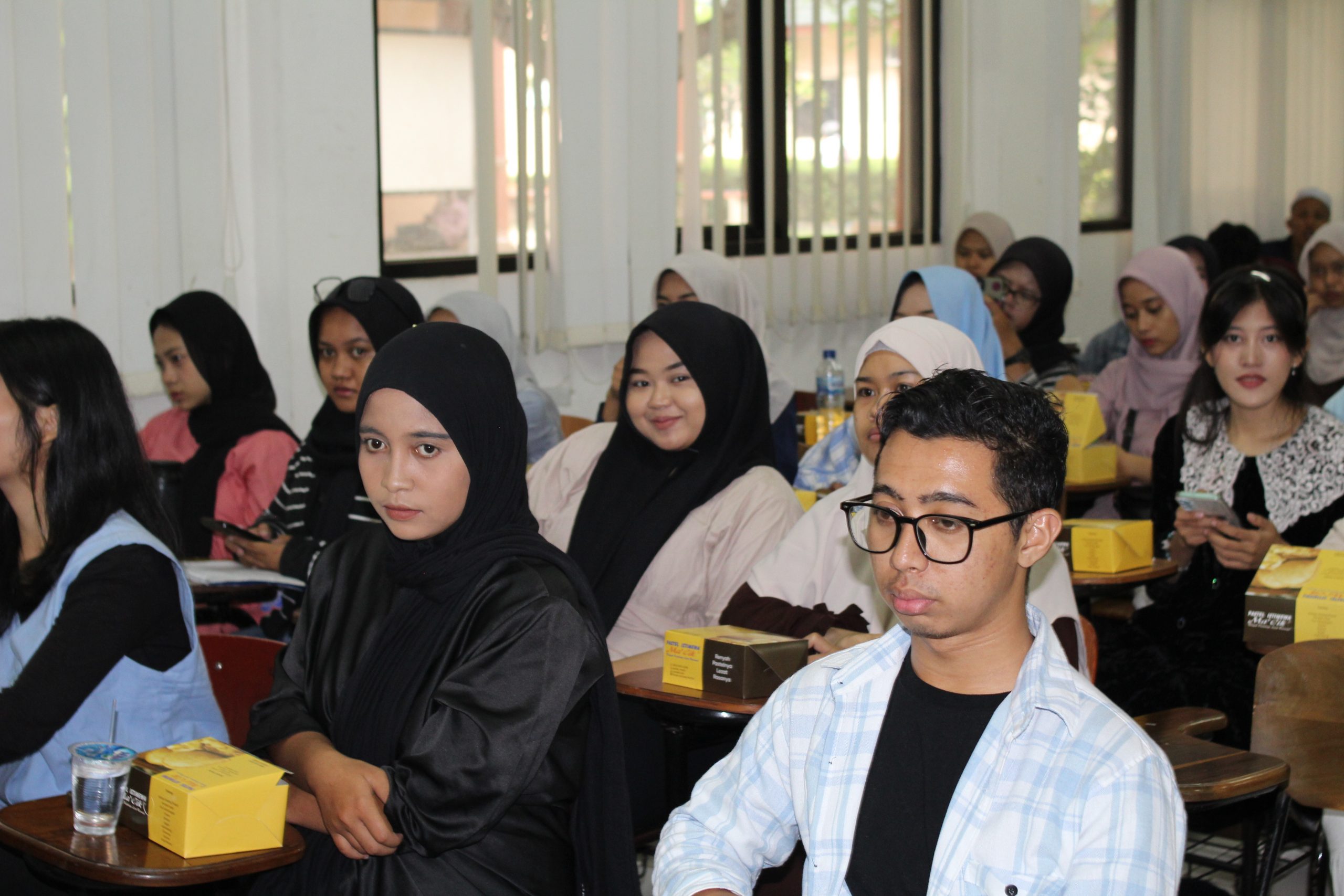 BPJS Kesehatan Bekerjasama dengan Universitas Islam 45 untuk Edukasi Mahasiswa tentang Program Jaminan Kesehatan Nasional (29) BPJS Kesehatan Bekerjasama dengan Universitas Islam 45 untuk Edukasi Mahasiswa tentang Program Jaminan Kesehatan Nasional (29)