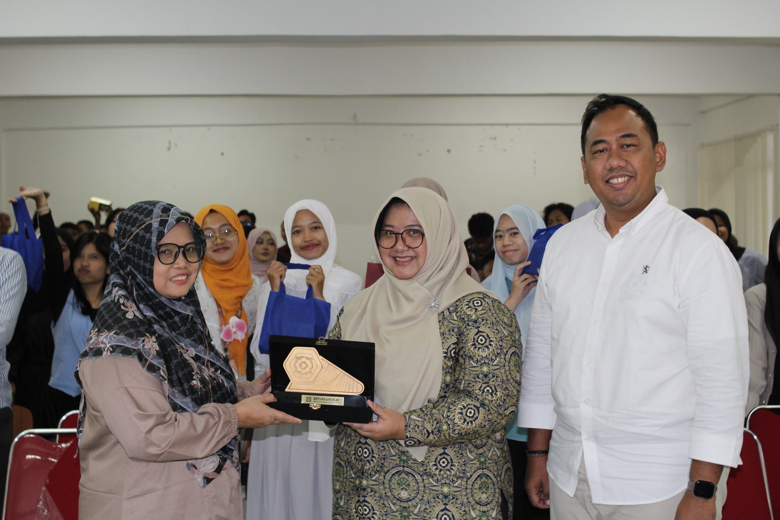 BPJS Kesehatan Bekerjasama dengan Universitas Islam 45 untuk Edukasi Mahasiswa tentang Program Jaminan Kesehatan Nasional (4) BPJS Kesehatan Bekerjasama dengan Universitas Islam 45 untuk Edukasi Mahasiswa tentang Program Jaminan Kesehatan Nasional (4)
