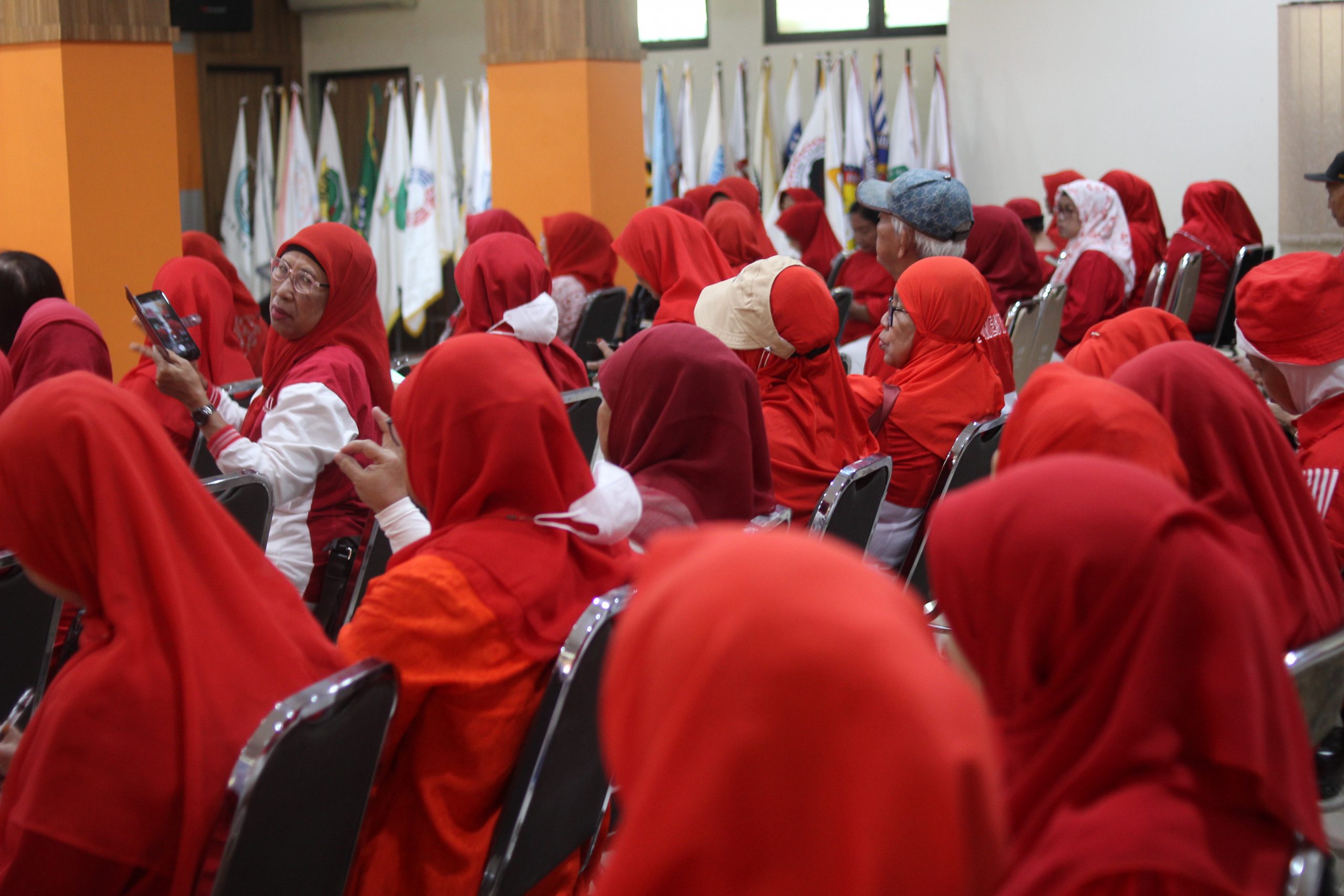 SEKOLAH-LANSIA-DI-KOTA-BEKASI-MEMBAHAS-CARA-MENGELOLA-KEUANGAN-DI-MASA-TUA-1-scaled