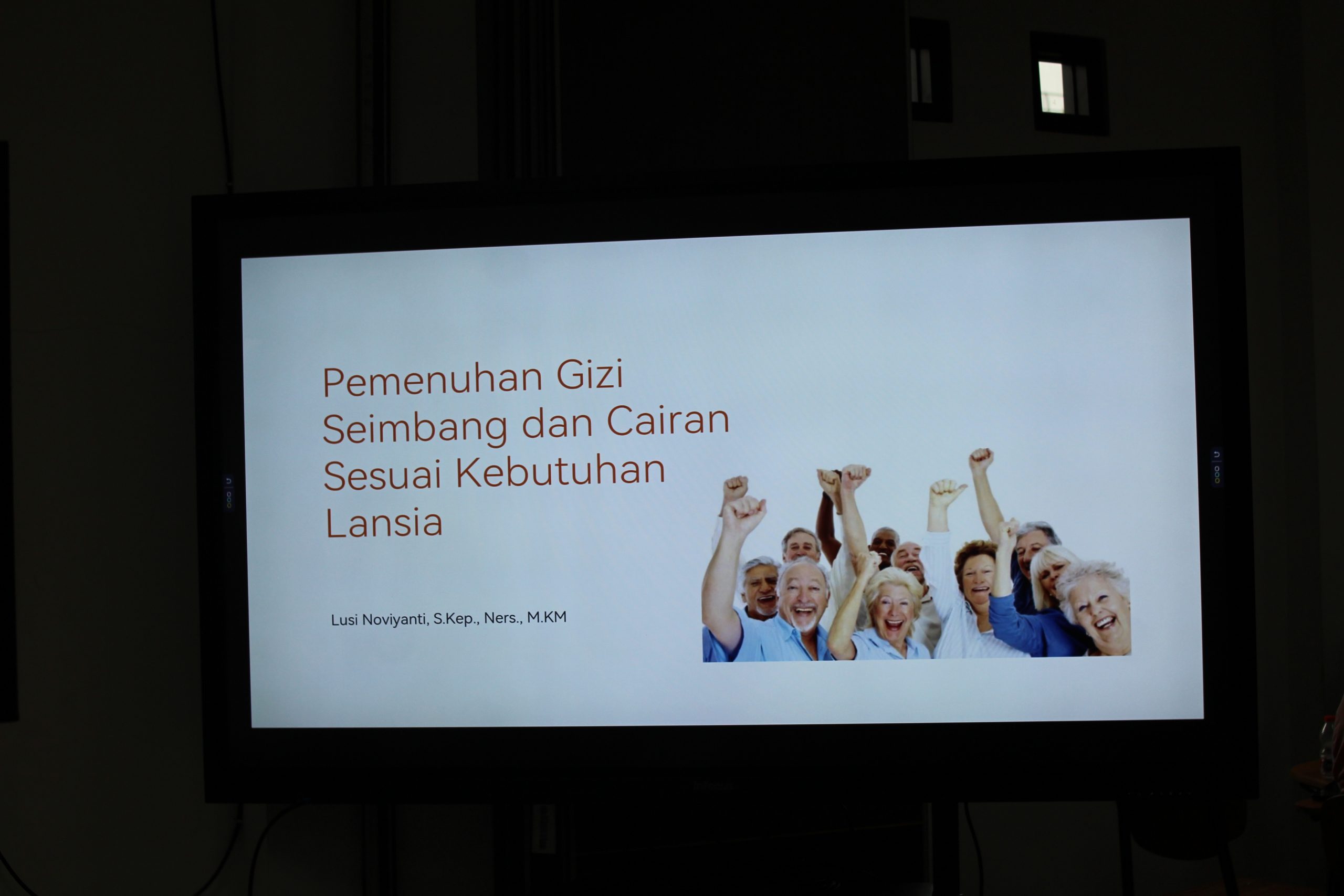 Sekolah-Lansia-BERSINAR-Kota-Bekasi-bersama-UPTD-Pengendalian-Penduduk-Kec.-Bekasi-Selatan-Gelar-Edukasi-Makanan-Bergizi-Kesehatan-Lansia-di-kampus-UNISMA-Bekasi-5-scaled
