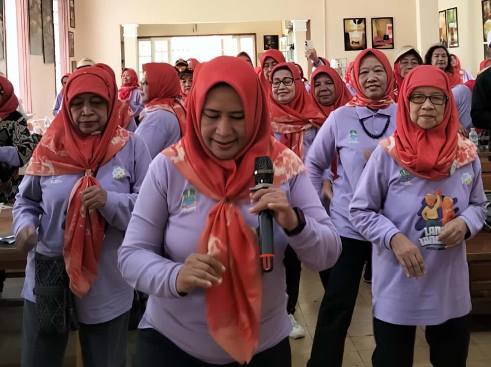 Pelepasan Sekolah Lansia Bersinar Kecamatan Bekasi Selatan Standar 2 Wujud Kebahagiaan dan Semangat Belajar di Usia Emas (5)